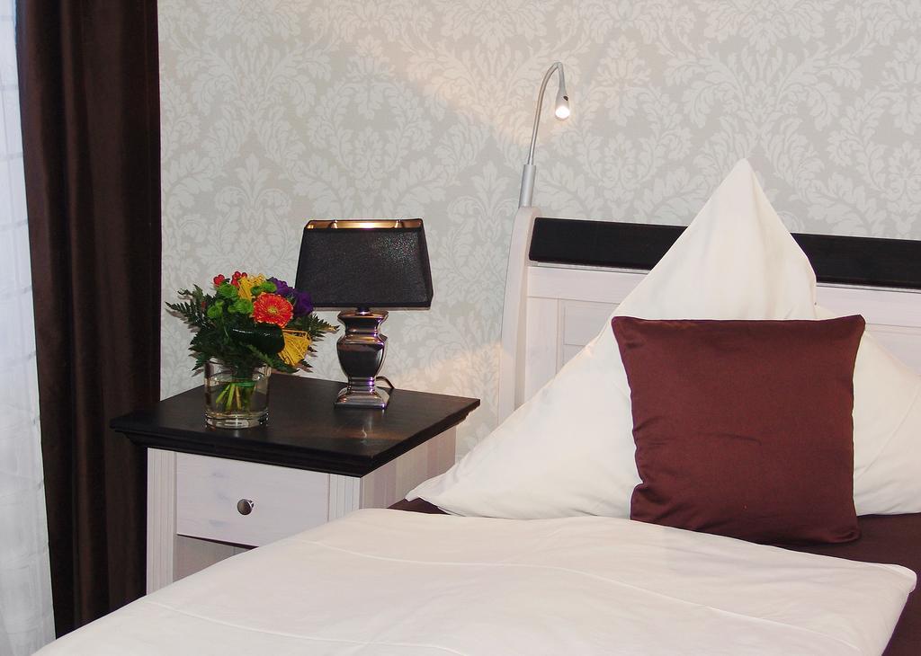 Hotel Garni Landhaus Uttum ครุมเฮิร์น ภายนอก รูปภาพ