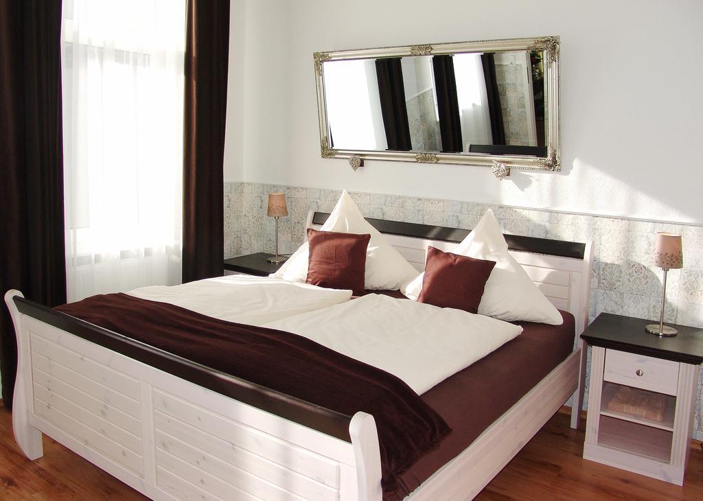 Hotel Garni Landhaus Uttum ครุมเฮิร์น ภายนอก รูปภาพ