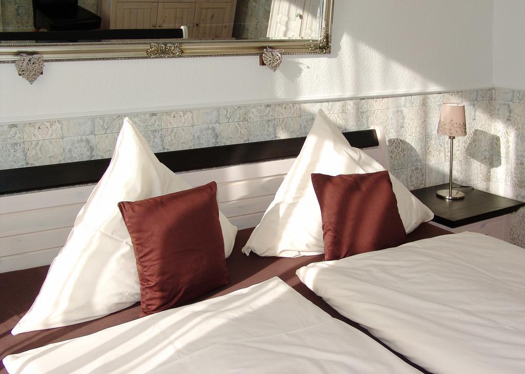 Hotel Garni Landhaus Uttum ครุมเฮิร์น ภายนอก รูปภาพ