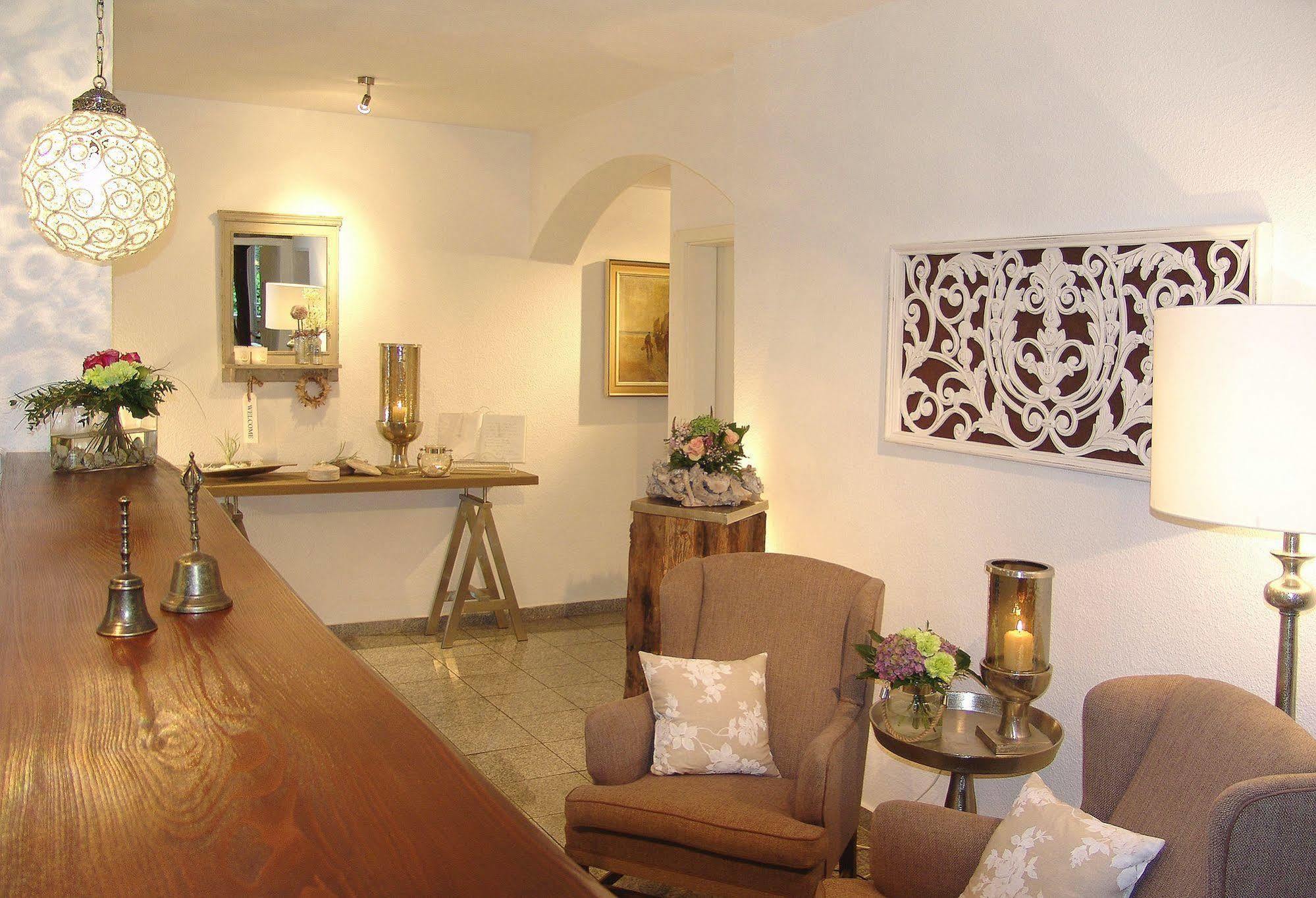 Hotel Garni Landhaus Uttum ครุมเฮิร์น ภายนอก รูปภาพ